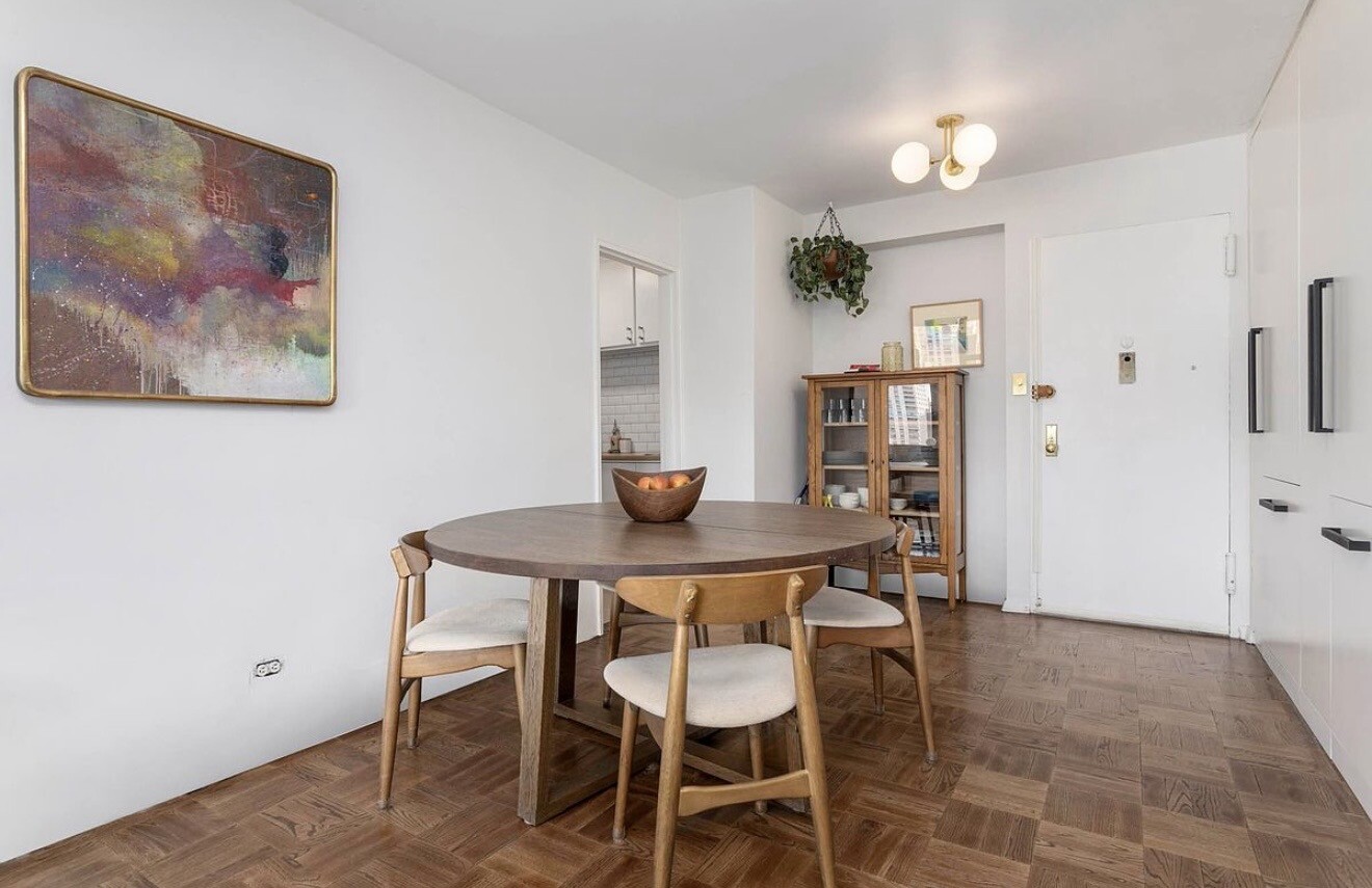 345 East 69th Street, Unit 16B Manhattan, NY 10021 - Photo 3 of 5