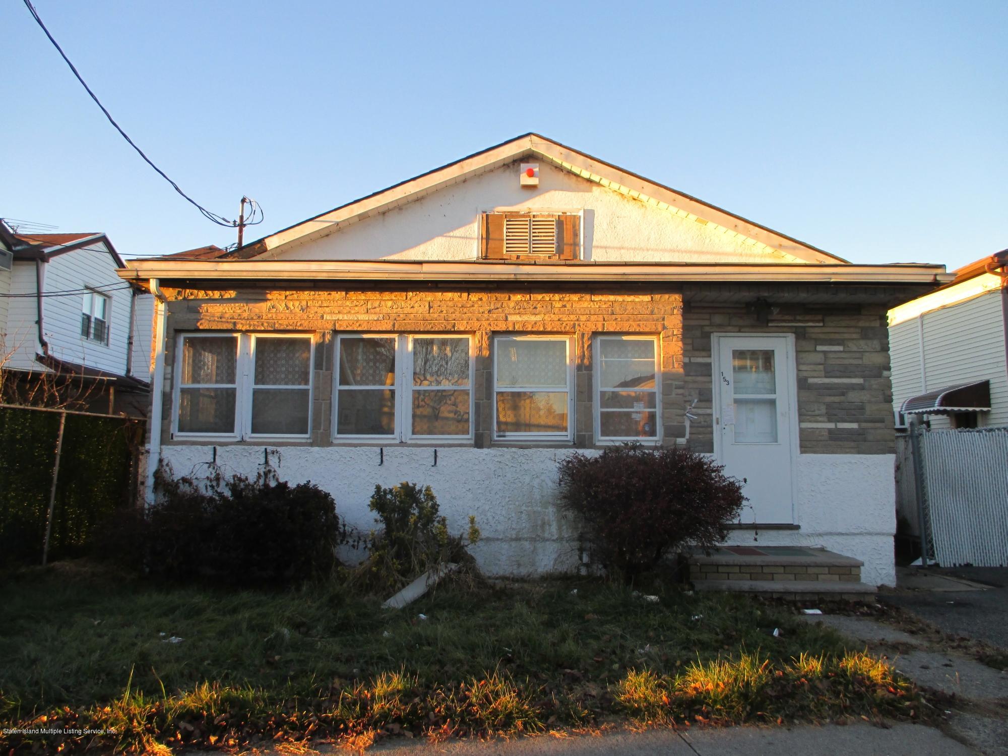 153 Robin Road Staten Island, NY 10305 - Photo 3 of 8 IMG_6633