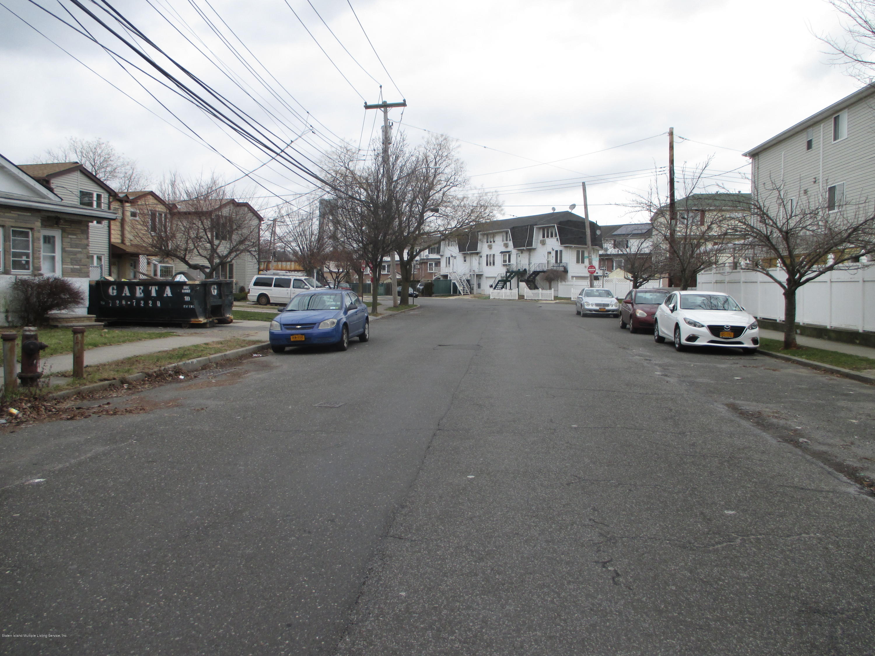153 Robin Road Staten Island, NY 10305 - Photo 4 of 8 IMG_6684