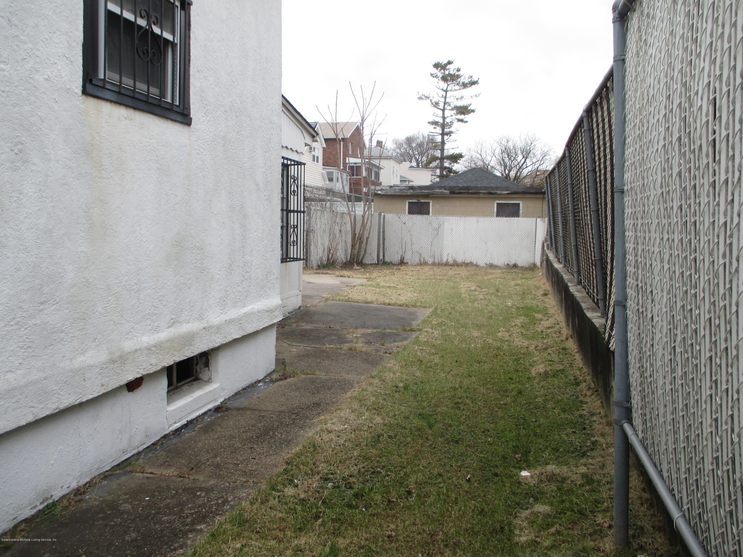 153 Robin Road Staten Island, NY 10305 - Photo 6 of 8 IMG_6686