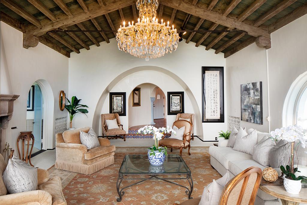 3406 17 Mile Drive Pebble Beach, CA 93953 - Photo 6 of 11 a living room with furniture