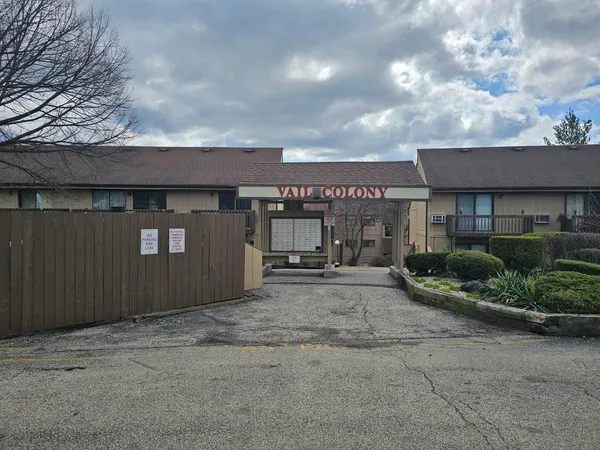 $110,000 | 58 Vail Colony, Unit 7, Fox Lake, IL 60020
