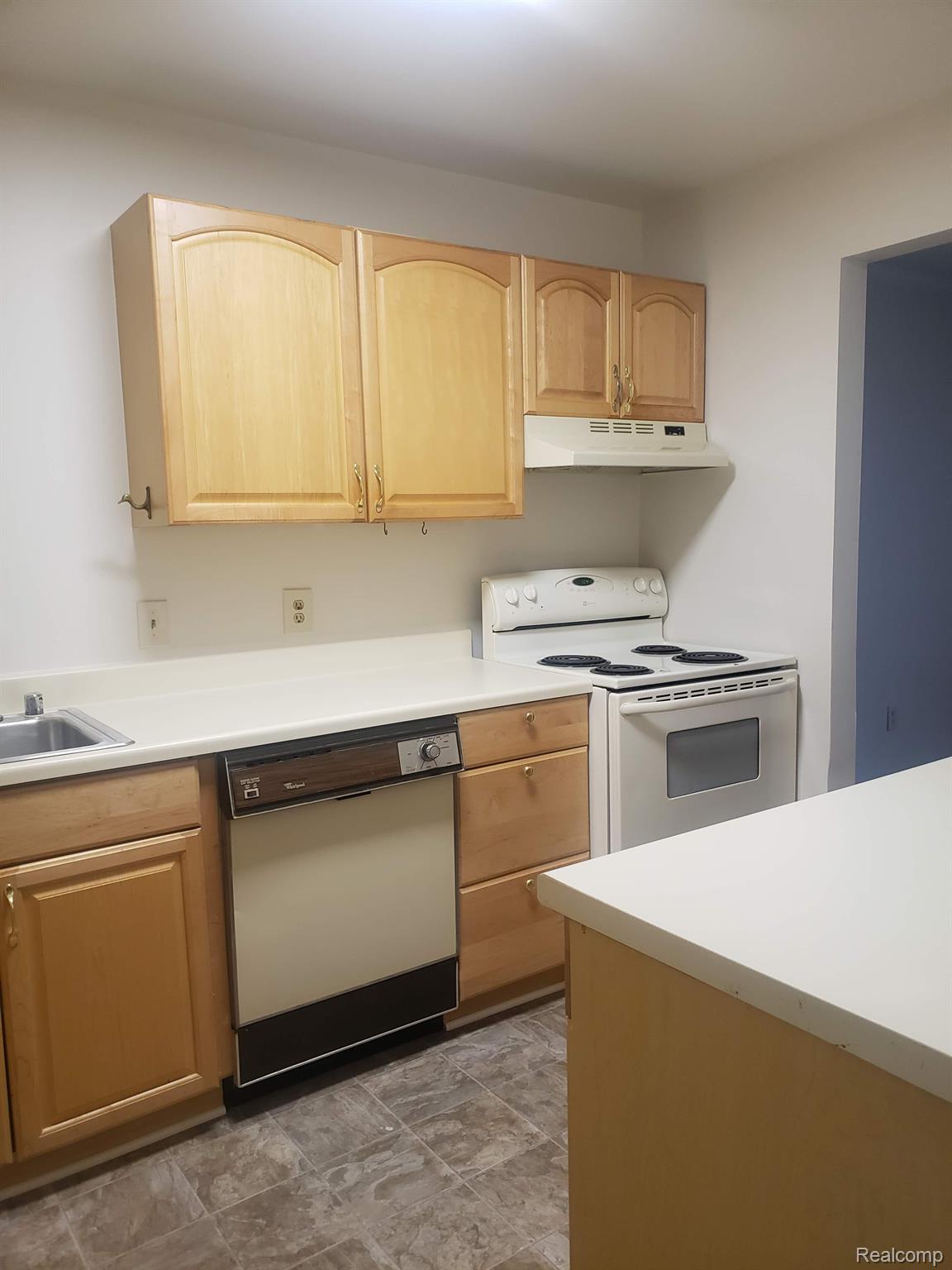 32005 West 12 Mile Road, Unit 107 Farmington, MI 48334 - Photo 3 of 12 Gallery Image 3