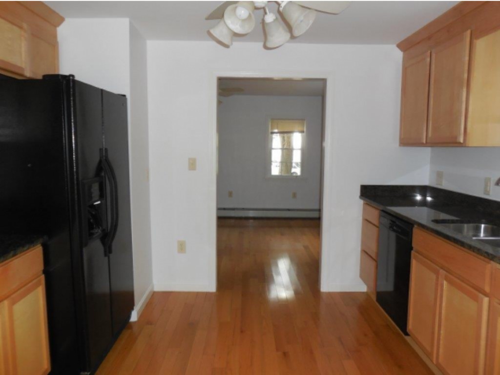 34 Ridgeway Avenue Sanford, ME 04073 - Photo 3 of 25 Gallery Image 3