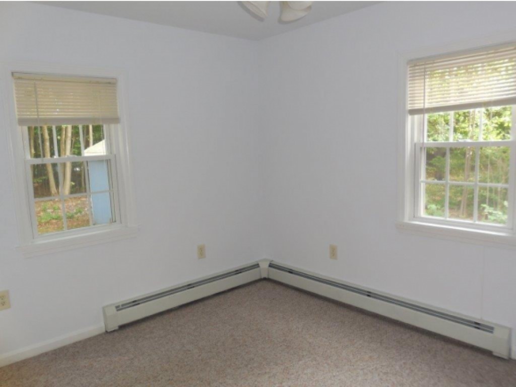 34 Ridgeway Avenue Sanford, ME 04073 - Photo 10 of 25 Gallery Image 10