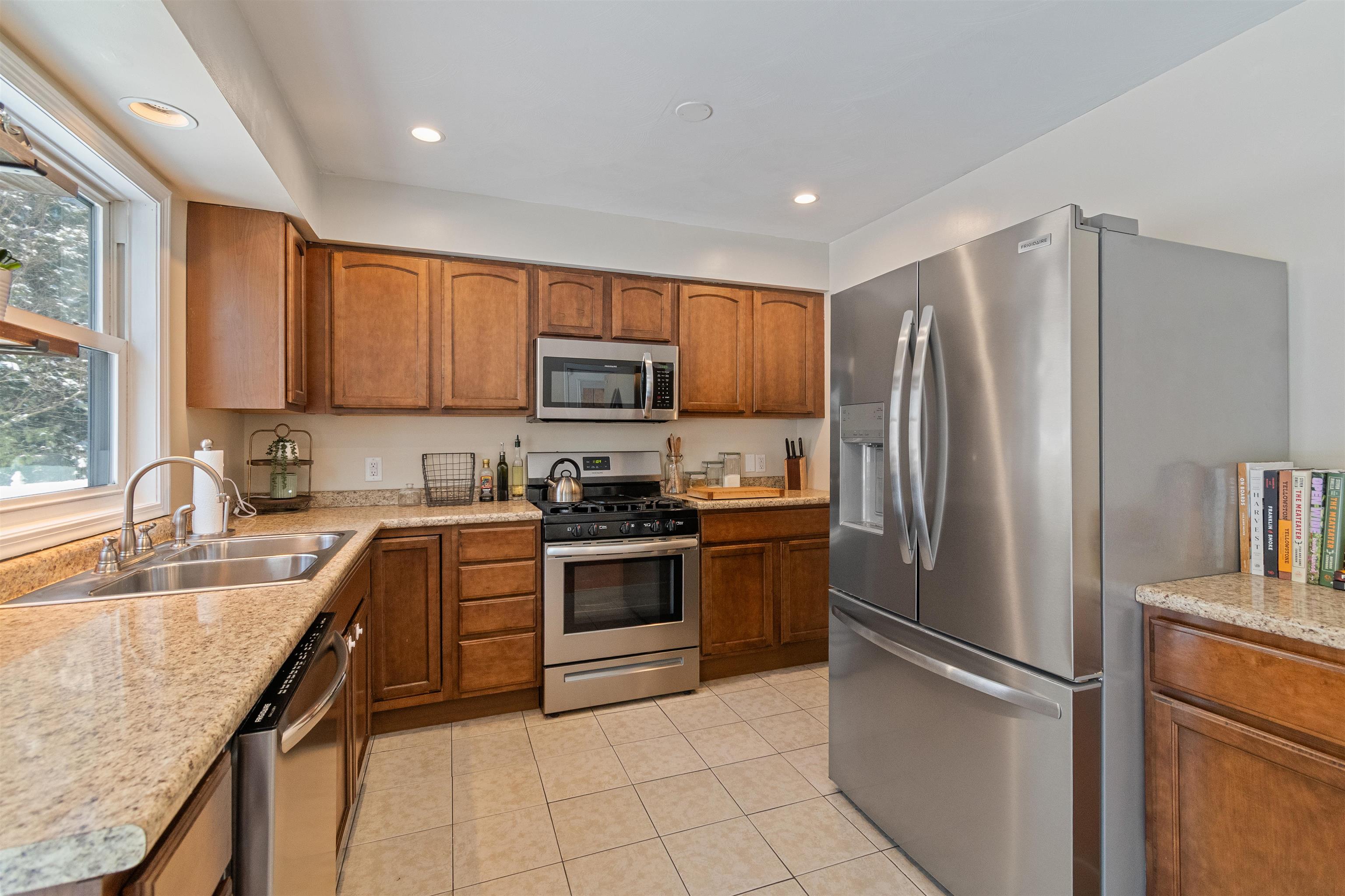 47 Birch Lane Milton, VT 05468 - Photo 13 of 48