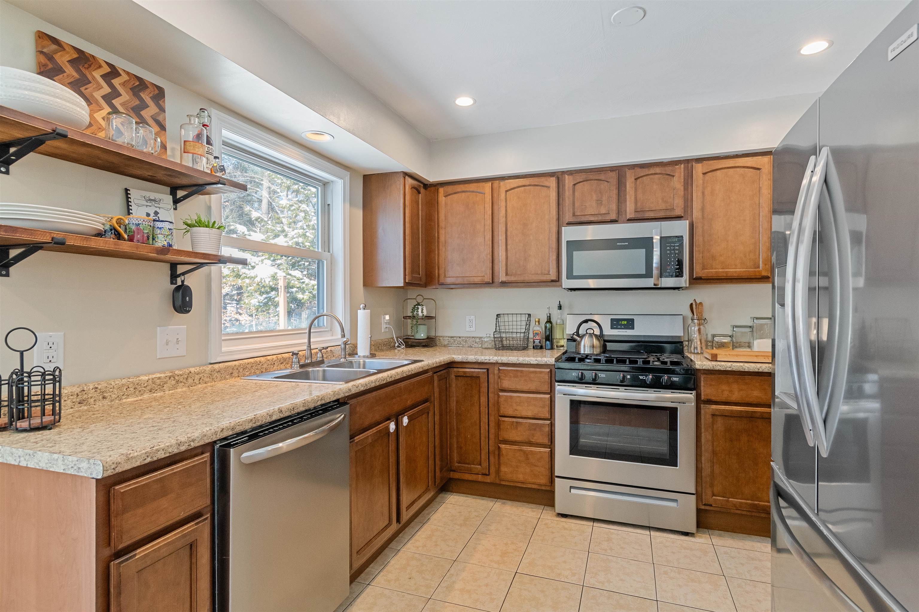 47 Birch Lane Milton, VT 05468 - Photo 3 of 48