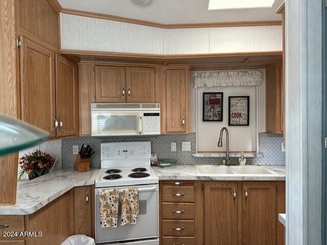 17200 West Bell Road, Unit 428 Surprise, AZ 85374 - Photo 9 of 17 KITCHEN
