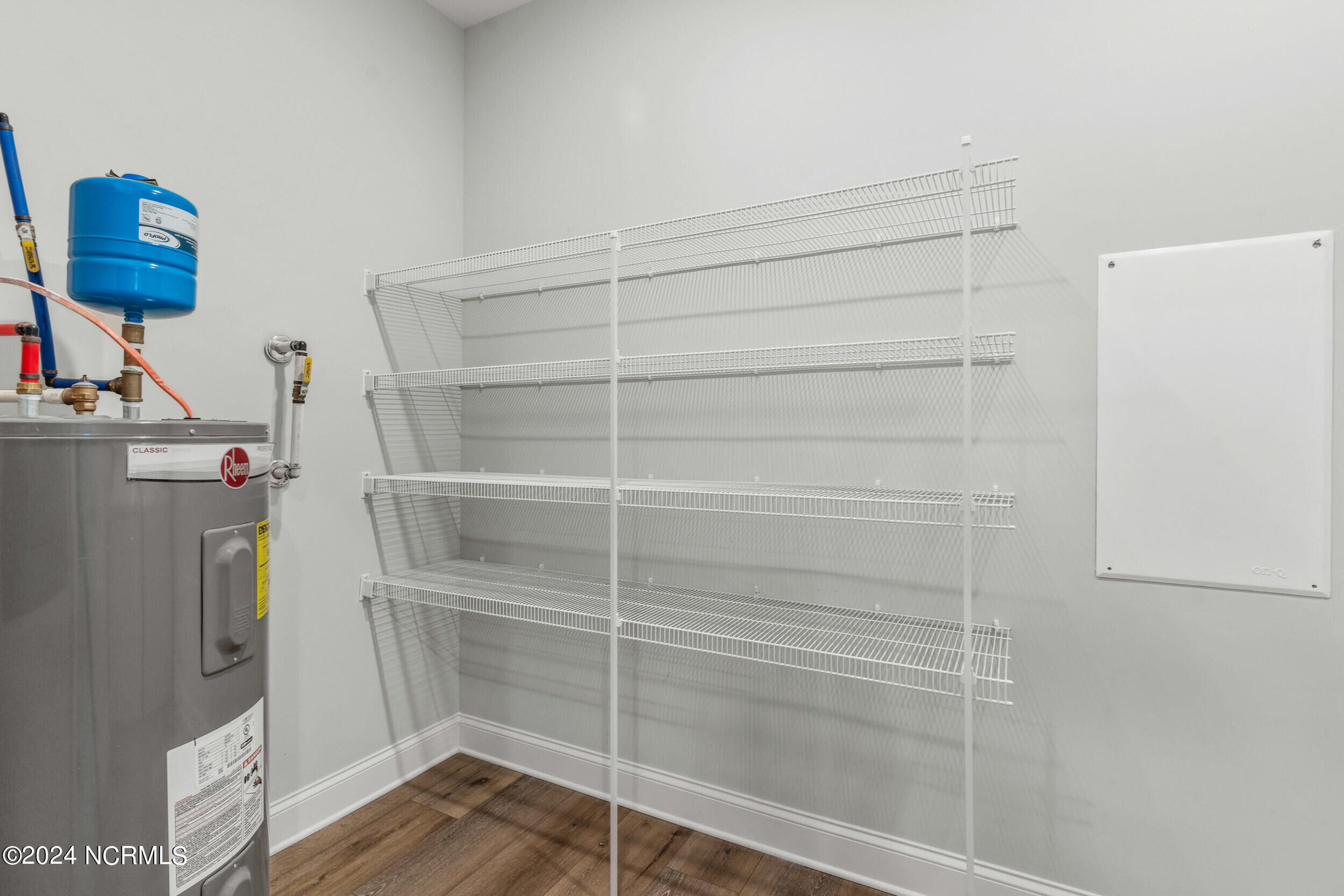 4203 River Road, Unit 201 Wilmington, NC 28412 - Photo 17 of 38 17_4203riverrd_201_00016