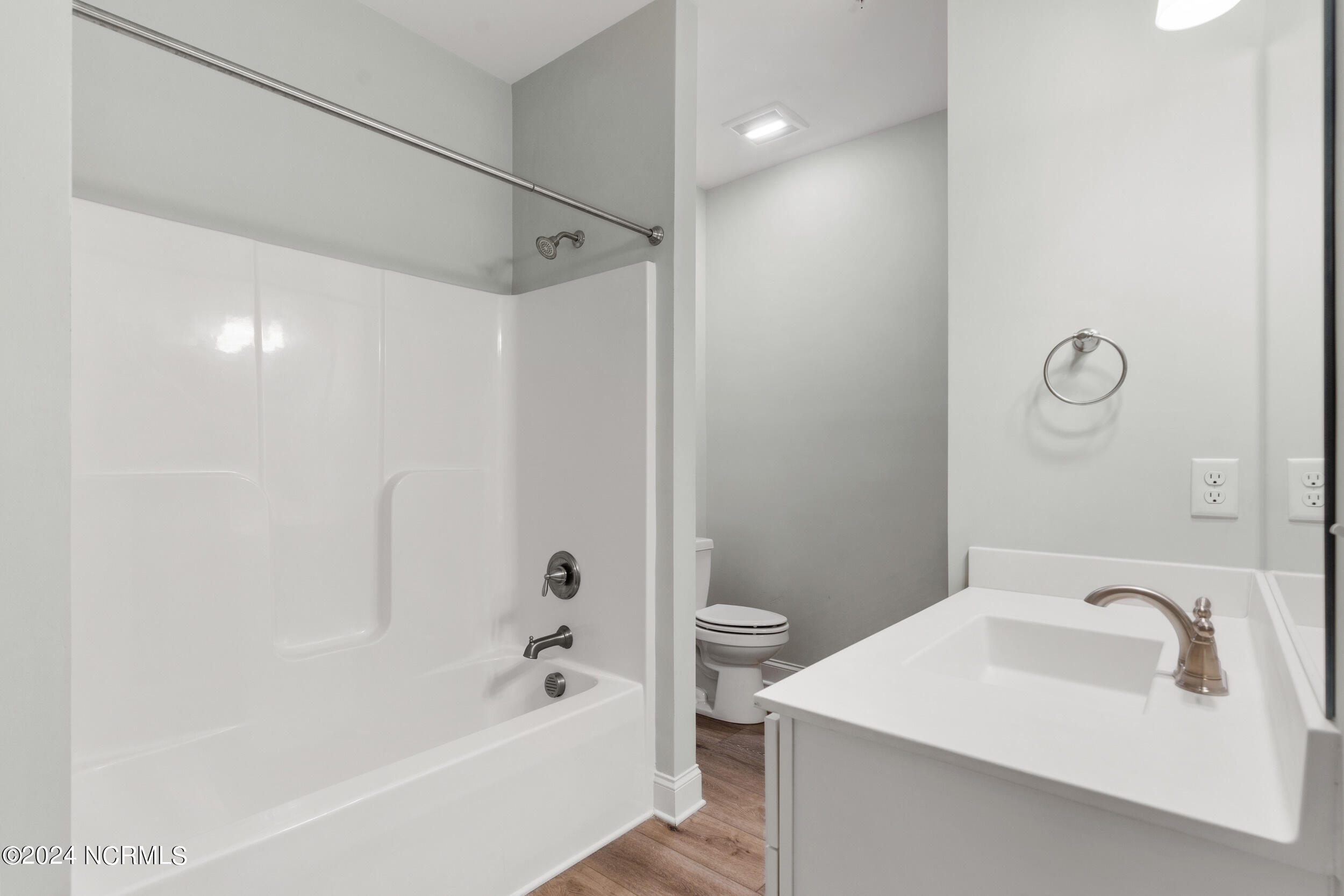 4203 River Road, Unit 201 Wilmington, NC 28412 - Photo 28 of 38 28_4203riverrd_201_00027