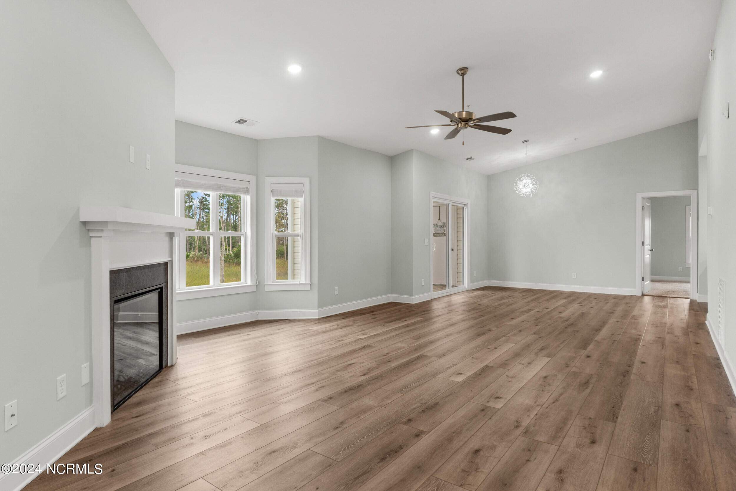4203 River Road, Unit 201 Wilmington, NC 28412 - Photo 6 of 38 10_4203riverrd_201_00009