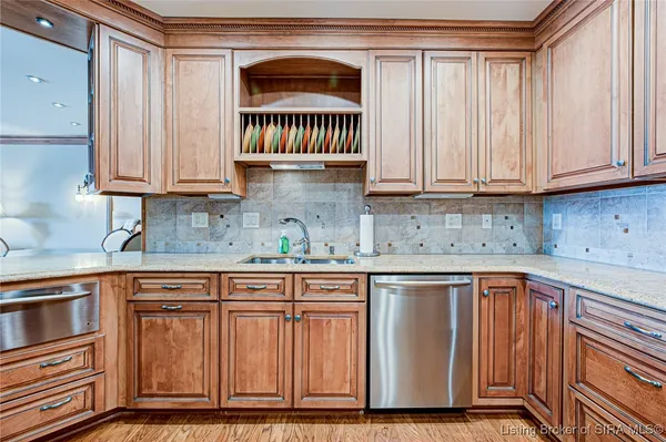 $625,000 | 1 Riverpointe Plaza, Unit 1112, Jeffersonville, IN 47130