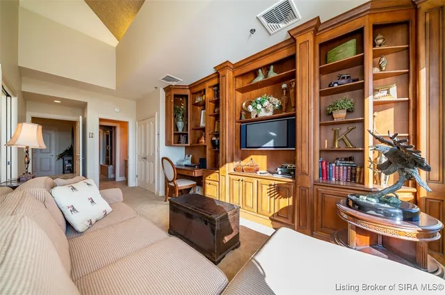 $625,000 | 1 Riverpointe Plaza, Unit 1112, Jeffersonville, IN 47130