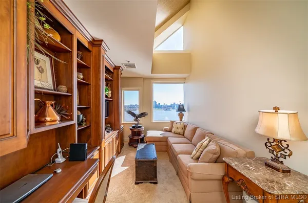 $625,000 | 1 Riverpointe Plaza, Unit 1112, Jeffersonville, IN 47130