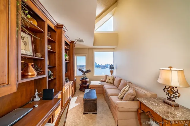 $625,000 | 1 Riverpointe Plaza, Unit 1112, Jeffersonville, IN 47130