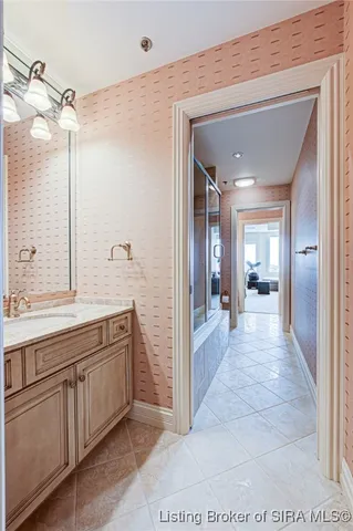 $625,000 | 1 Riverpointe Plaza, Unit 1112, Jeffersonville, IN 47130