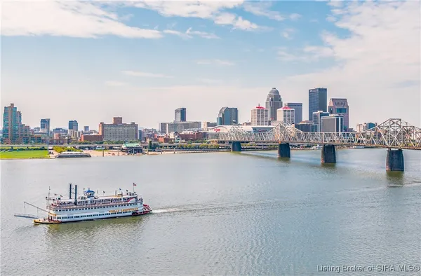 $625,000 | 1 Riverpointe Plaza, Unit 1112, Jeffersonville, IN 47130