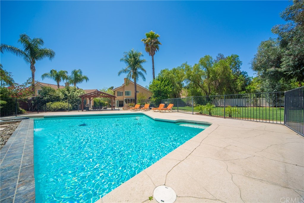 30219 Corte Cantera Temecula, CA 92591 - Photo 27 of 33 a view of a garden