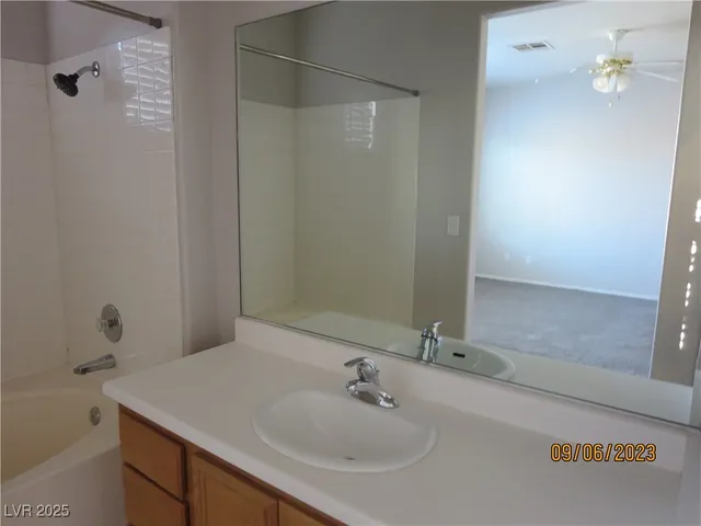 $1,800 | 989 Veranda View Avenue, Las Vegas, NV 89123