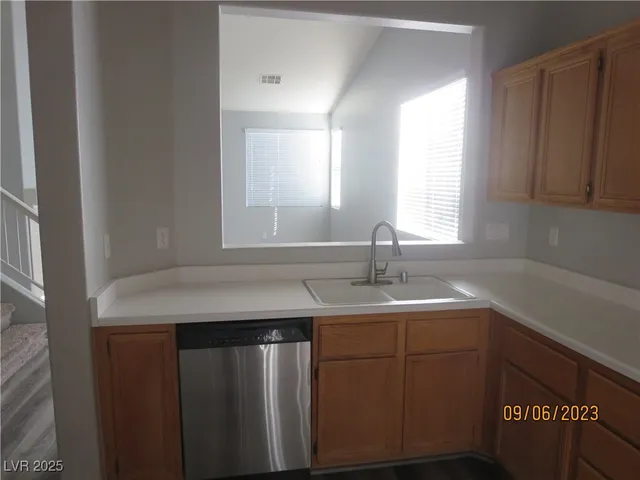 $1,800 | 989 Veranda View Avenue, Las Vegas, NV 89123