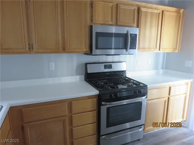 $1,800 | 989 Veranda View Avenue, Las Vegas, NV 89123