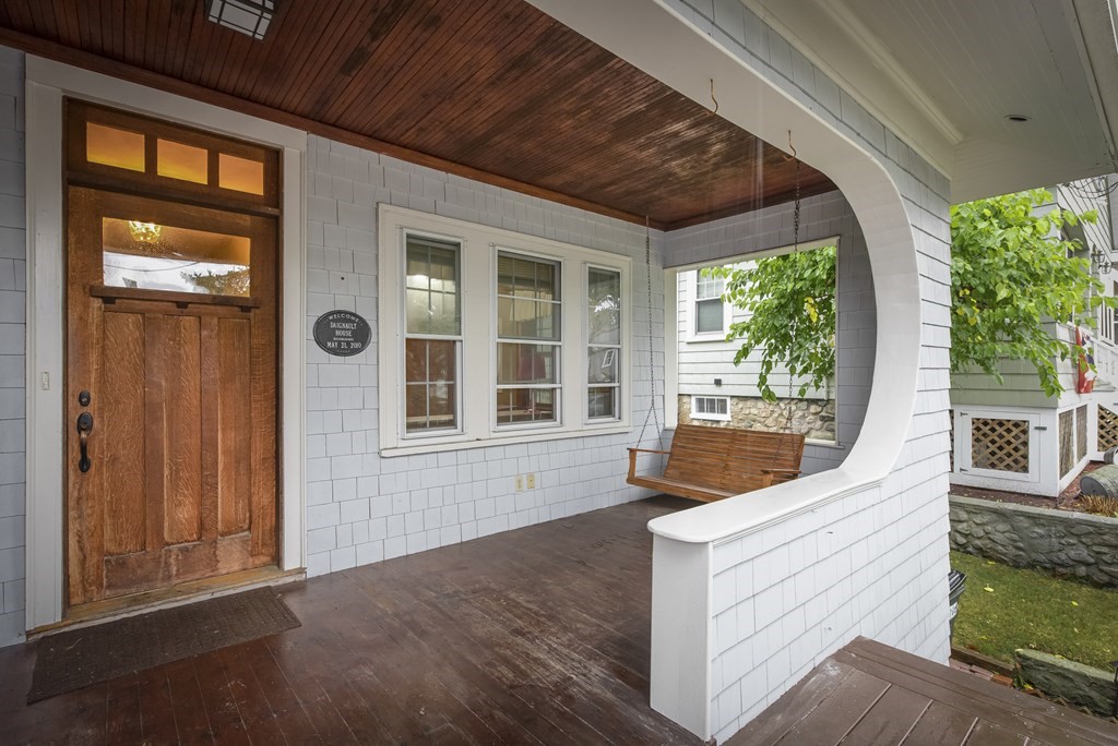 4 Evans Road Peabody, MA 01960 - Photo 3 of 26 Gallery Image 3