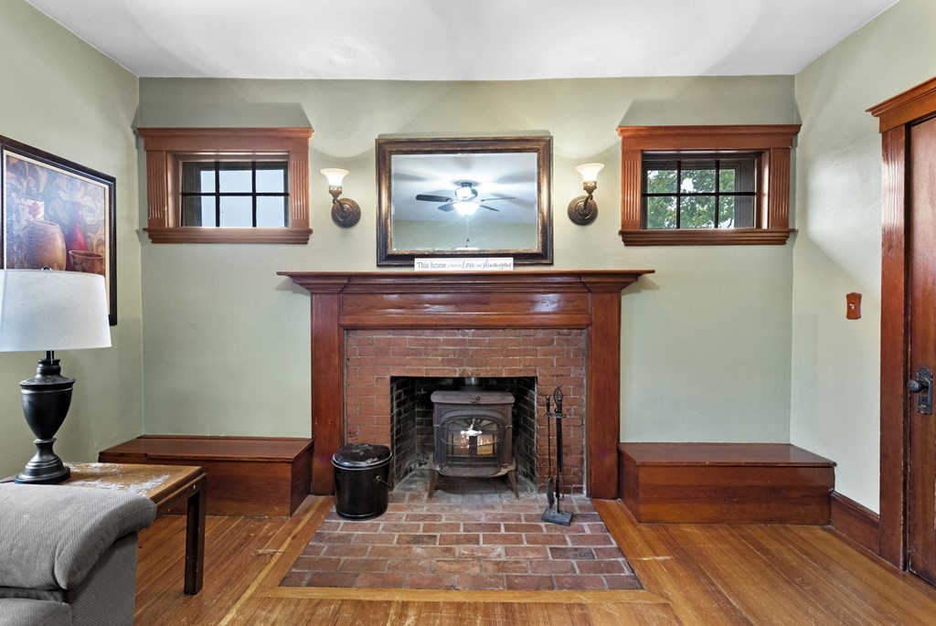 4 Evans Road Peabody, MA 01960 - Photo 8 of 26 Gallery Image 8