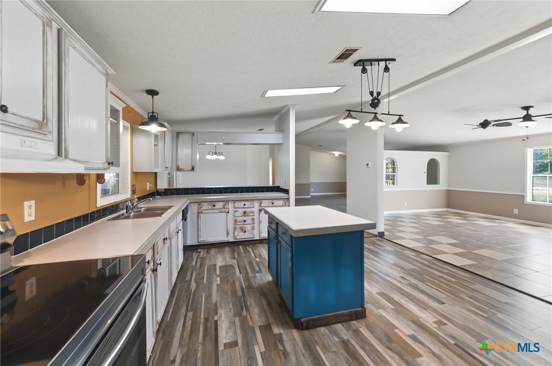 357 Dallas Street Bandera, TX 78003 - Photo 12 of 48 Gallery Image 12