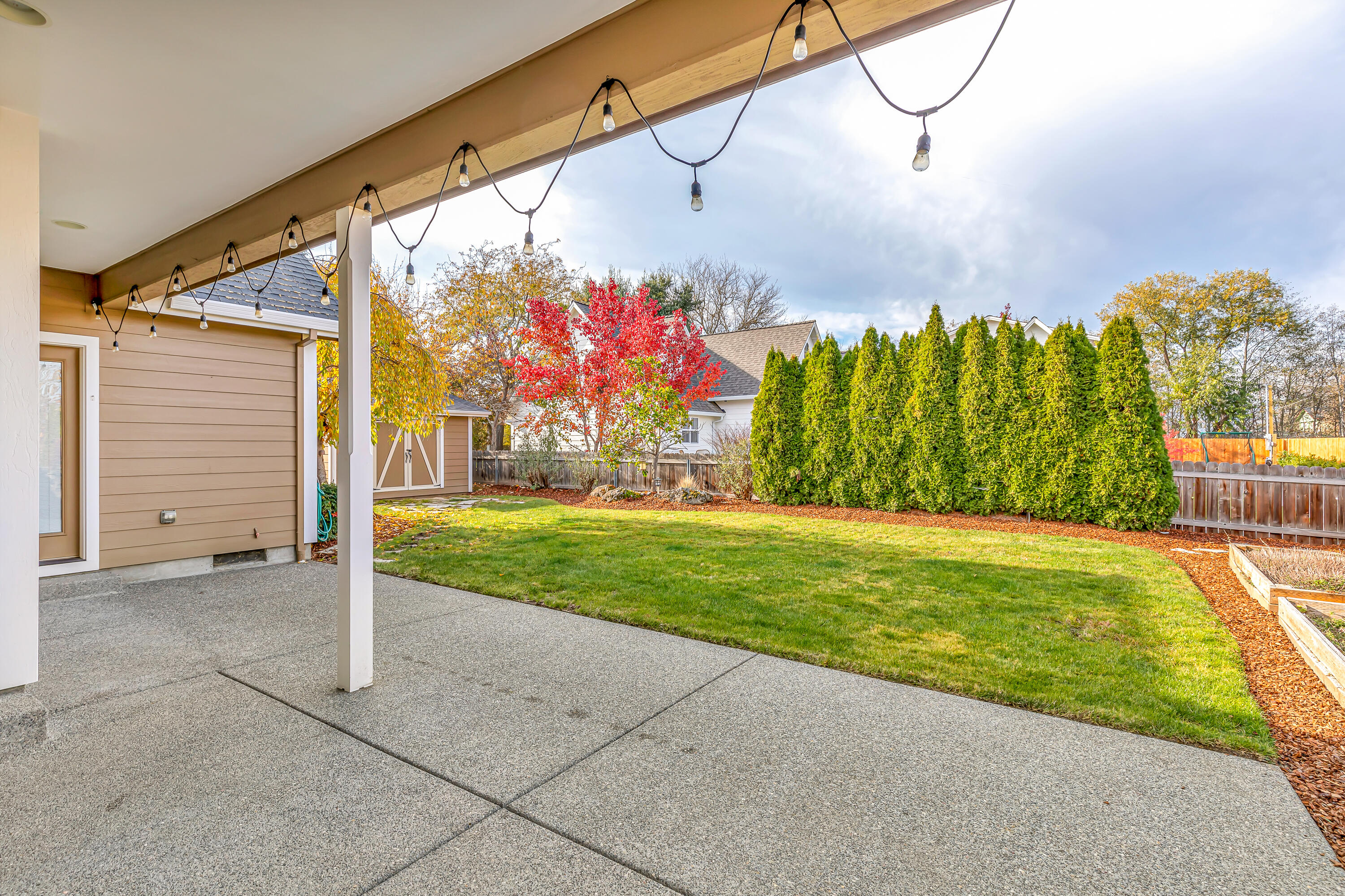 817 Buck Point Street Central Point, OR 97502 - Photo 39 of 47 9R9A9944