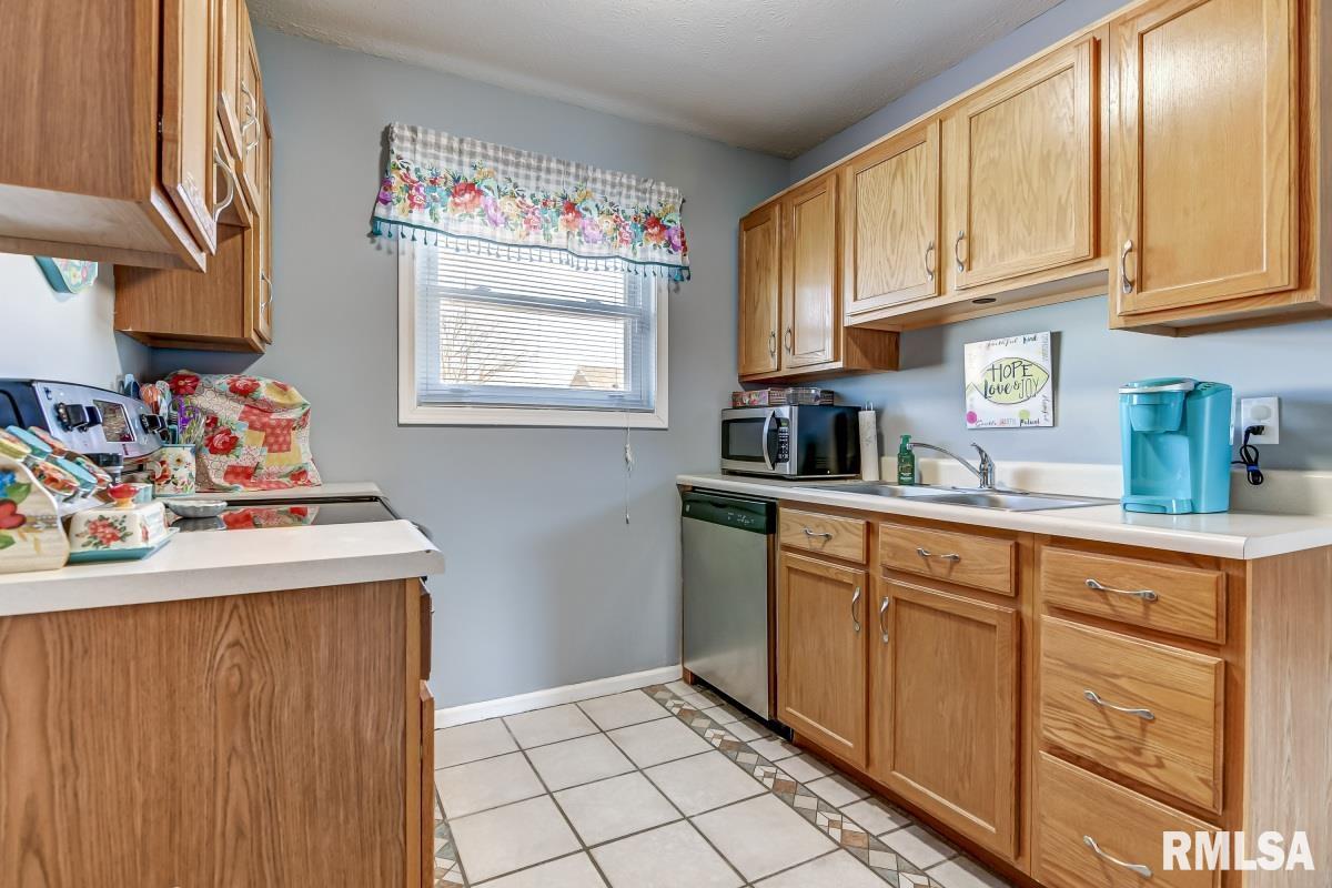 2440 Basil Drive Springfield, IL 62707 - Photo 13 of 29