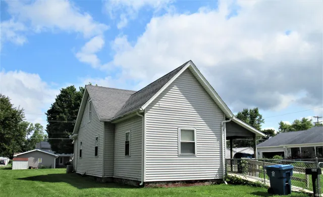 $134,300 | 323 East 1st Street, Fairmount, IN 46928