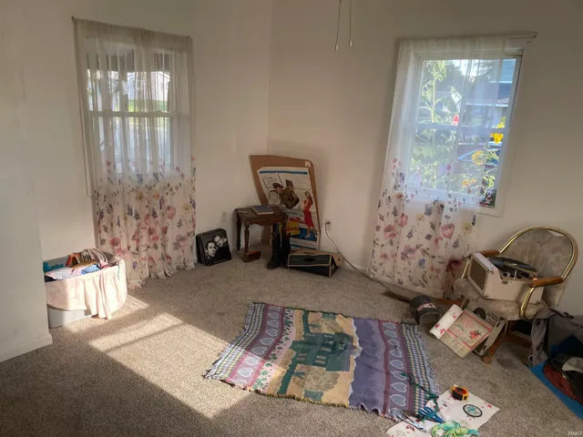 $134,300 | 323 East 1st Street, Fairmount, IN 46928