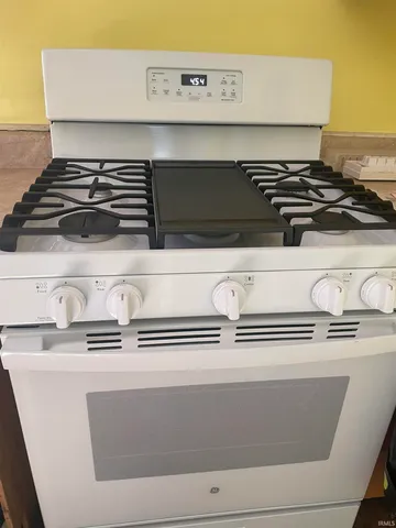 $134,300 | 323 East 1st Street, Fairmount, IN 46928