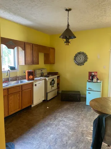 $134,300 | 323 East 1st Street, Fairmount, IN 46928