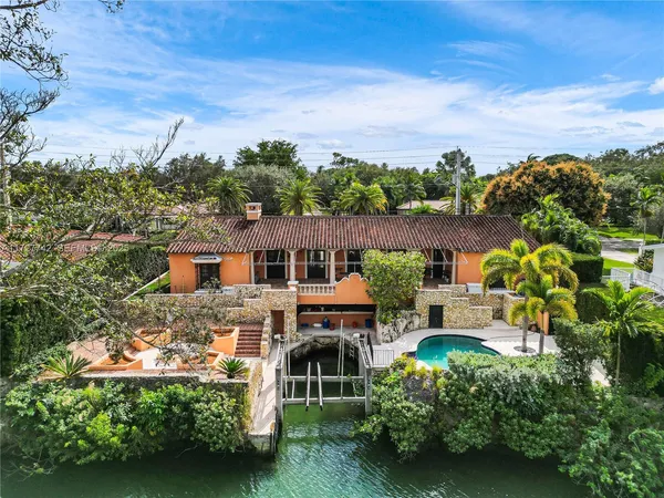 $4,900,000 | 1181 South Alhambra Circle, Coral Gables, FL 33146