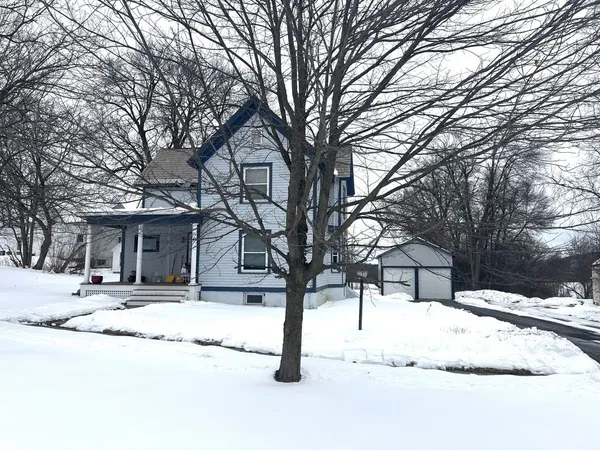 $399,900 | 332 Main Street, Shoreham, VT 05770