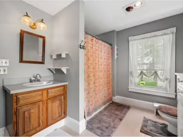 $399,900 | 332 Main Street, Shoreham, VT 05770