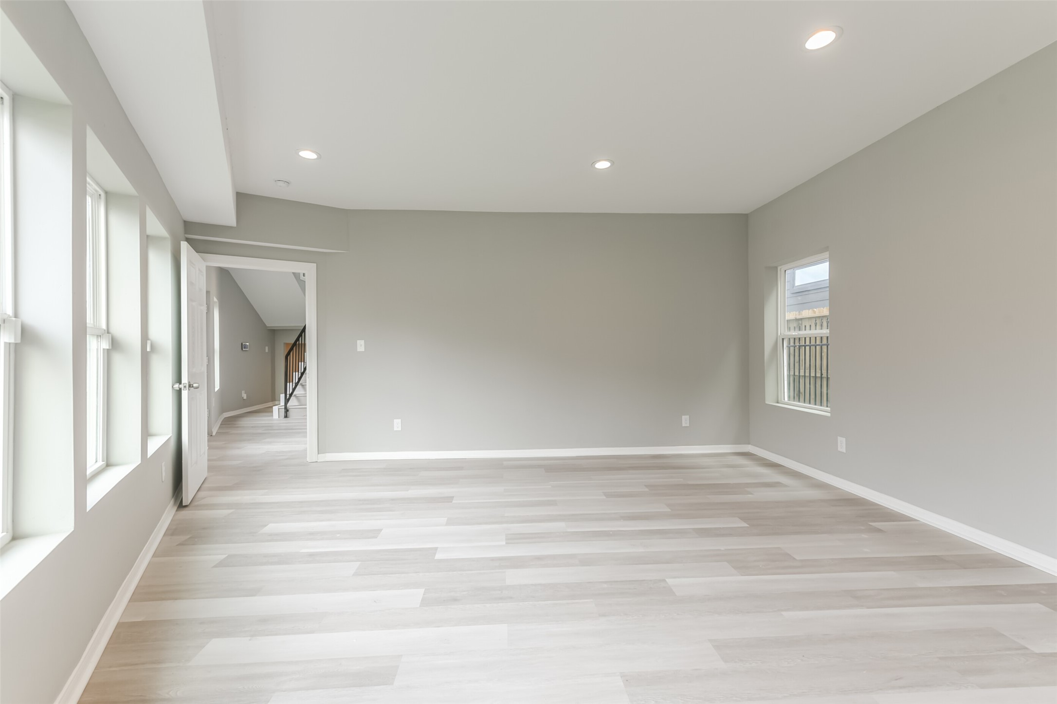 5302 Tarawa Road Houston, TX 77033 - Photo 7 of 35 a view of a hallway with a white walls