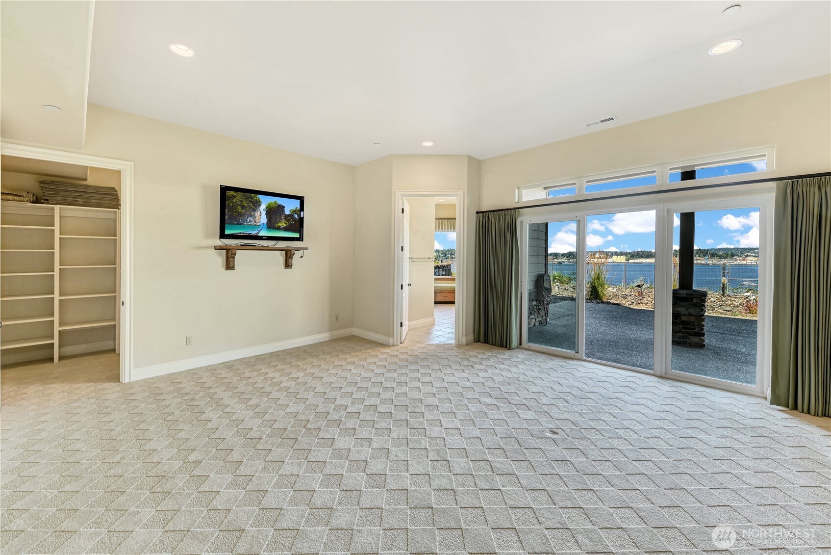 254 Caseco Lane Port Orchard, WA 98366 - Photo 20 of 28 a view of a big room with closet and windows