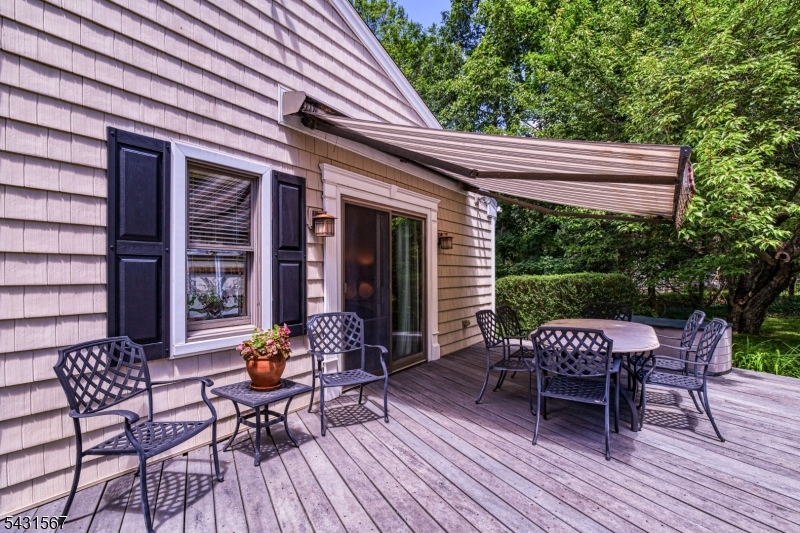 28 Saw Mill Road Warren, NJ 07059 - Photo 27 of 38
