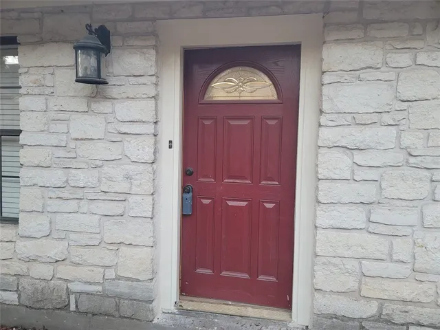 $1,800 | 306 East Anderson Avenue, Round Rock, TX 78664