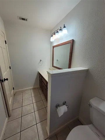 $1,800 | 306 East Anderson Avenue, Round Rock, TX 78664