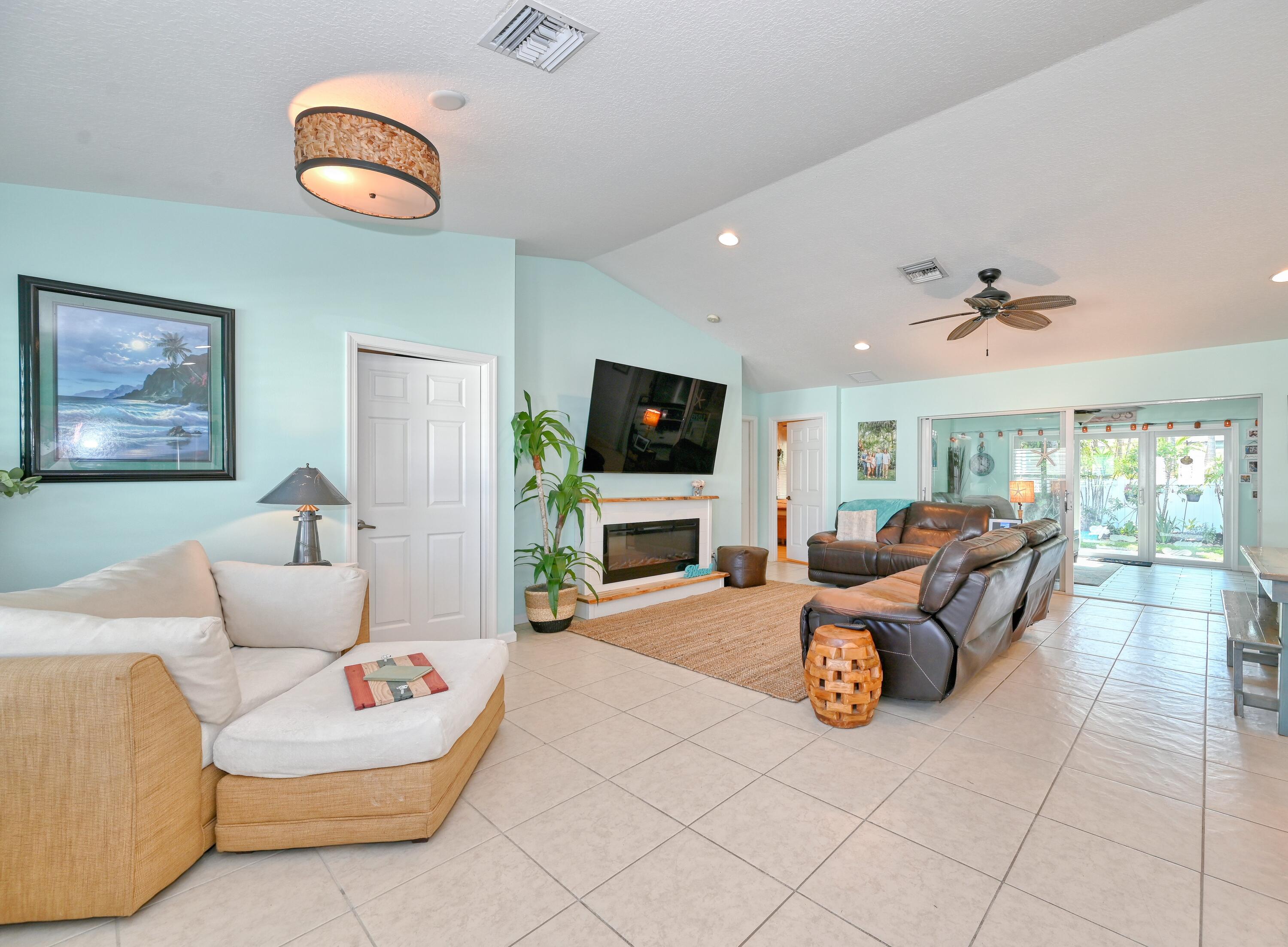 126 Faith Way Jupiter, FL 33458 - Photo 5 of 61 NZ5_4753