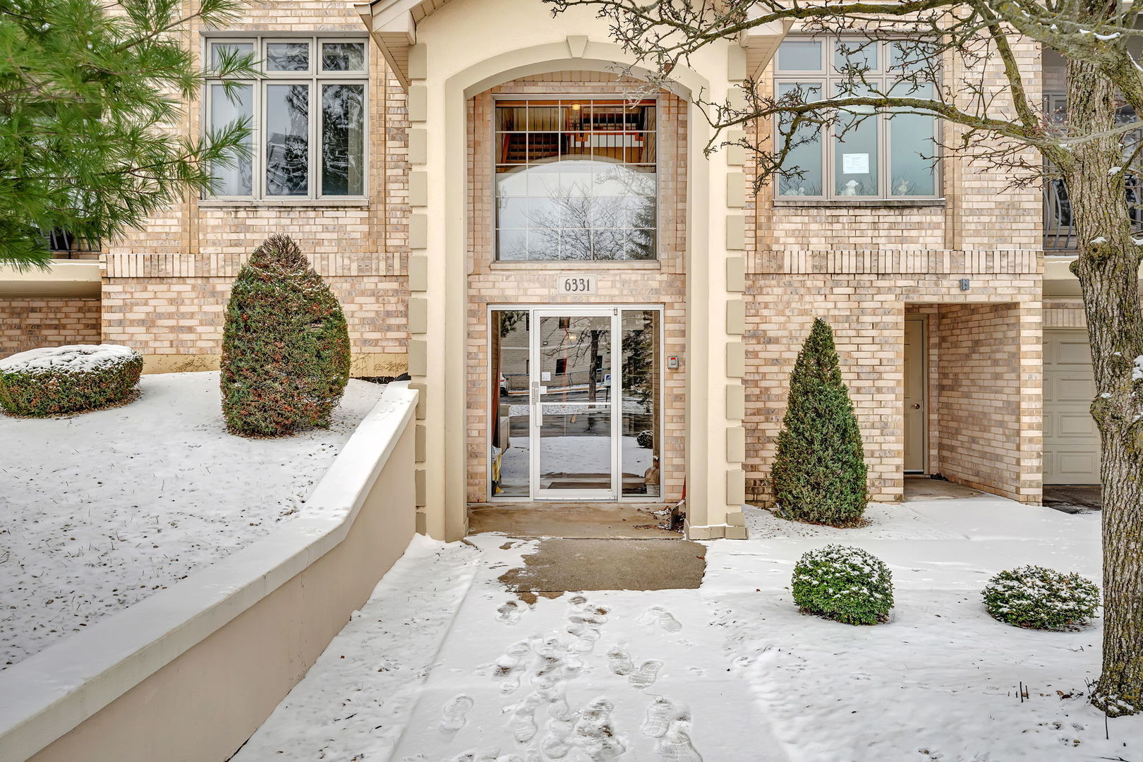 6331 Pine Ridge Court, Unit 3D Tinley Park, IL 60477 - Photo 2 of 30