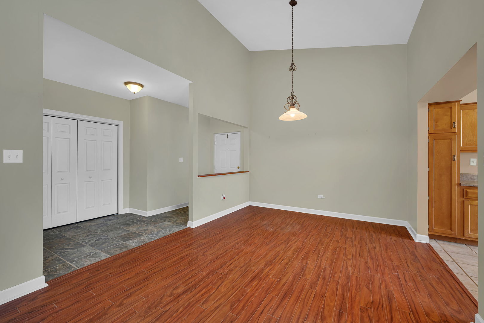 6331 Pine Ridge Court, Unit 3D Tinley Park, IL 60477 - Photo 4 of 30