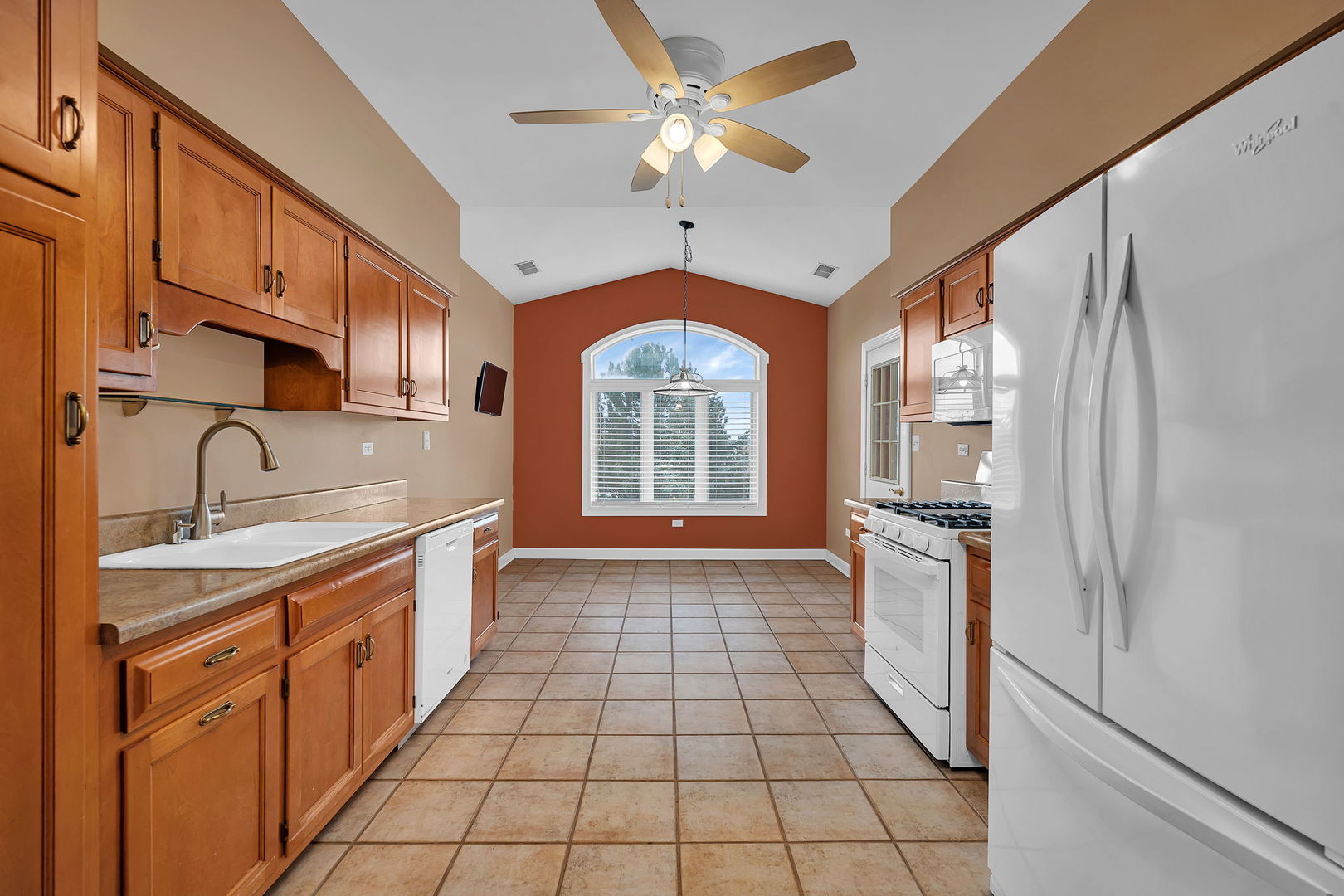 6331 Pine Ridge Court, Unit 3D Tinley Park, IL 60477 - Photo 6 of 30