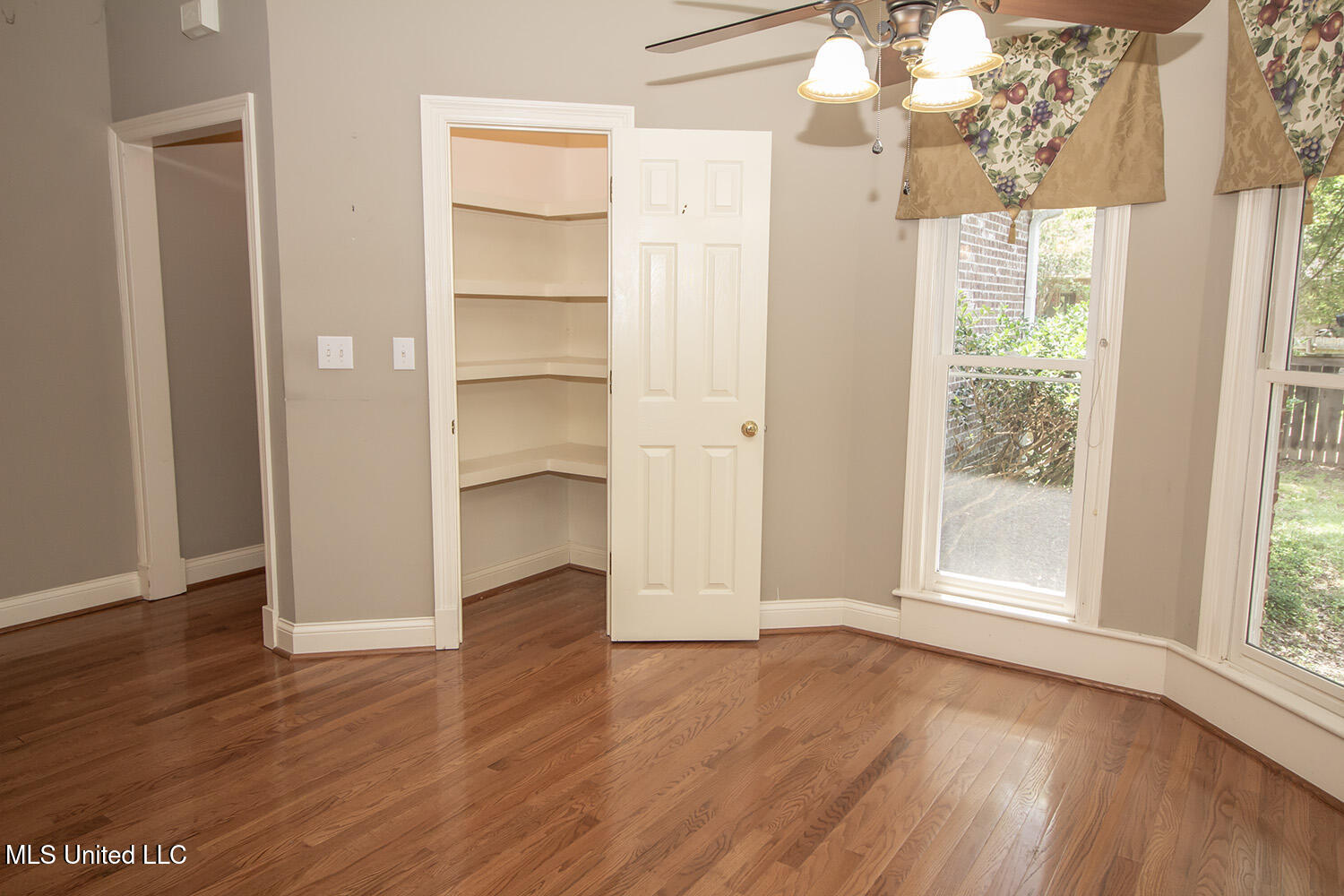 636 Berridge Drive Ridgeland, MS 39157 - Photo 13 of 24 Pantry