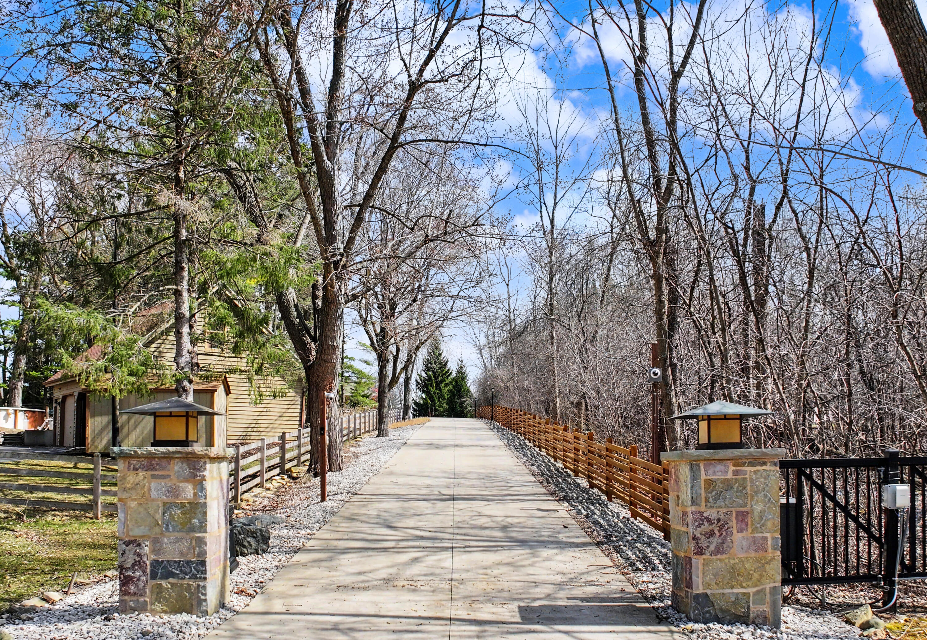 12138 North River Road Mequon, WI 53092 - Photo 5 of 5 DJI_20260330095017_0047_D