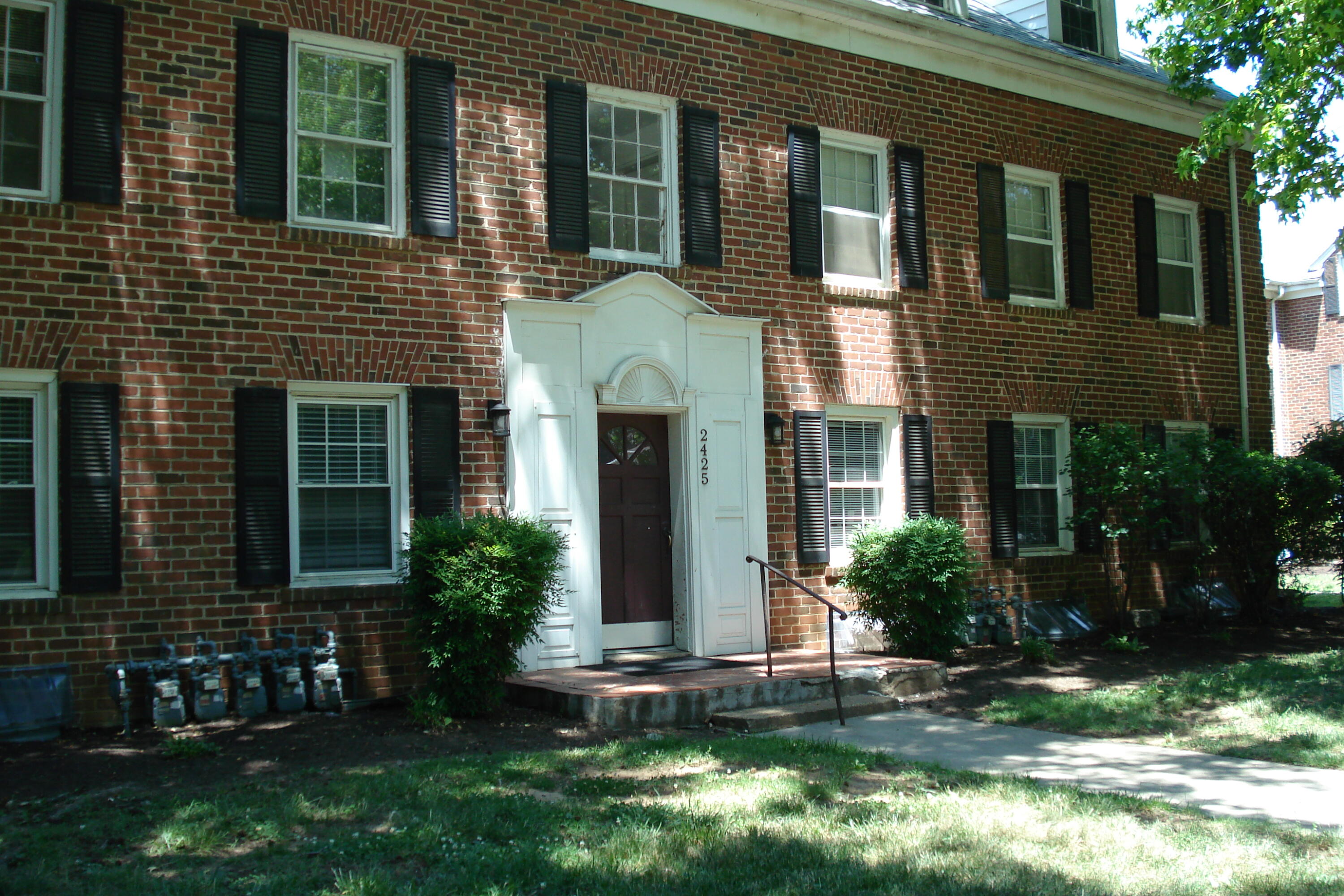 2425 Longview Ave - #18