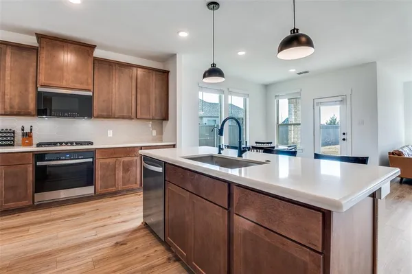 $468,000 | 3533 Redbud Flower Trail, Venus, TX 76084